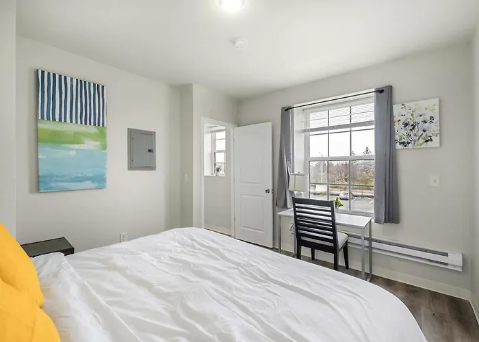2Br Brand New Apartment Near Henry Ford
